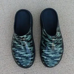 Oofos Camo Print Slip on Clogs Comfort Shoes Oofos OOcloog Limited Camo Womens Size 7.0 Slip On Mules  main image 4